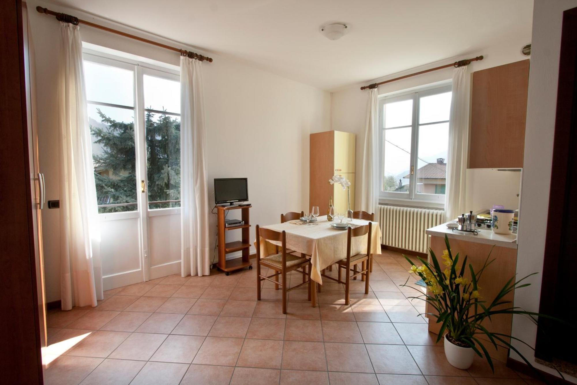 Appartamenti Casa La Rosa Bellagio Bagian luar foto