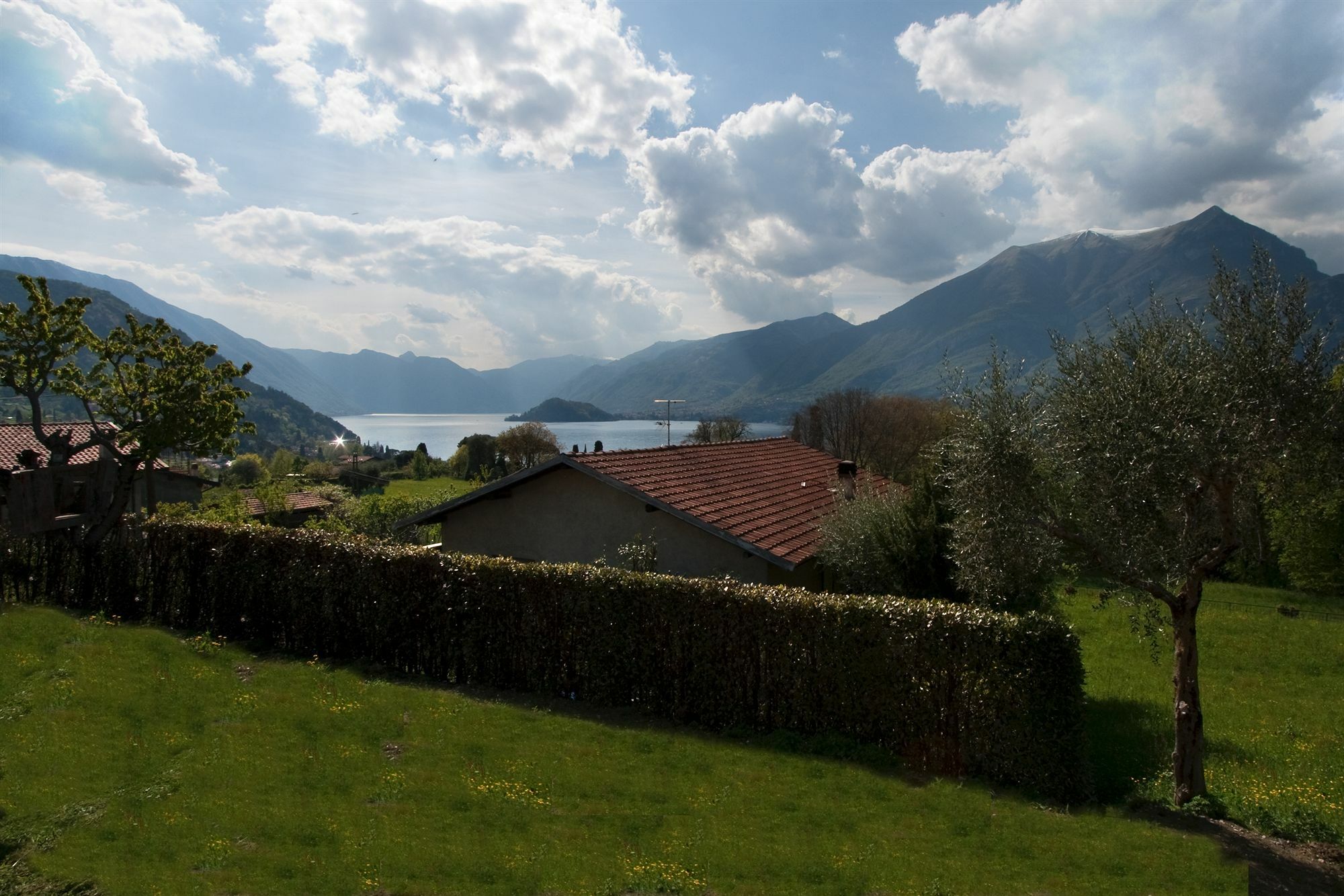 Appartamenti Casa La Rosa Bellagio Bagian luar foto